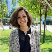 Laureata in giurisprudenza a pieni voti, maturità classica, praticante avvocata impartisce ripetizioni di diritto ed economia per le scuole superiori, letteratura italiana, greca e latina